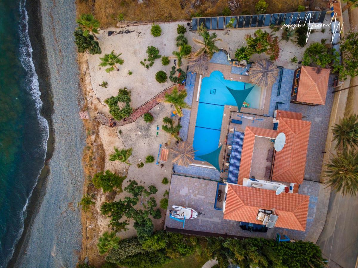 Astrofegia Beachfront Villa 포모스 외부 사진