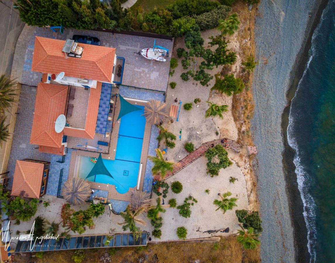 Astrofegia Beachfront Villa 포모스 외부 사진