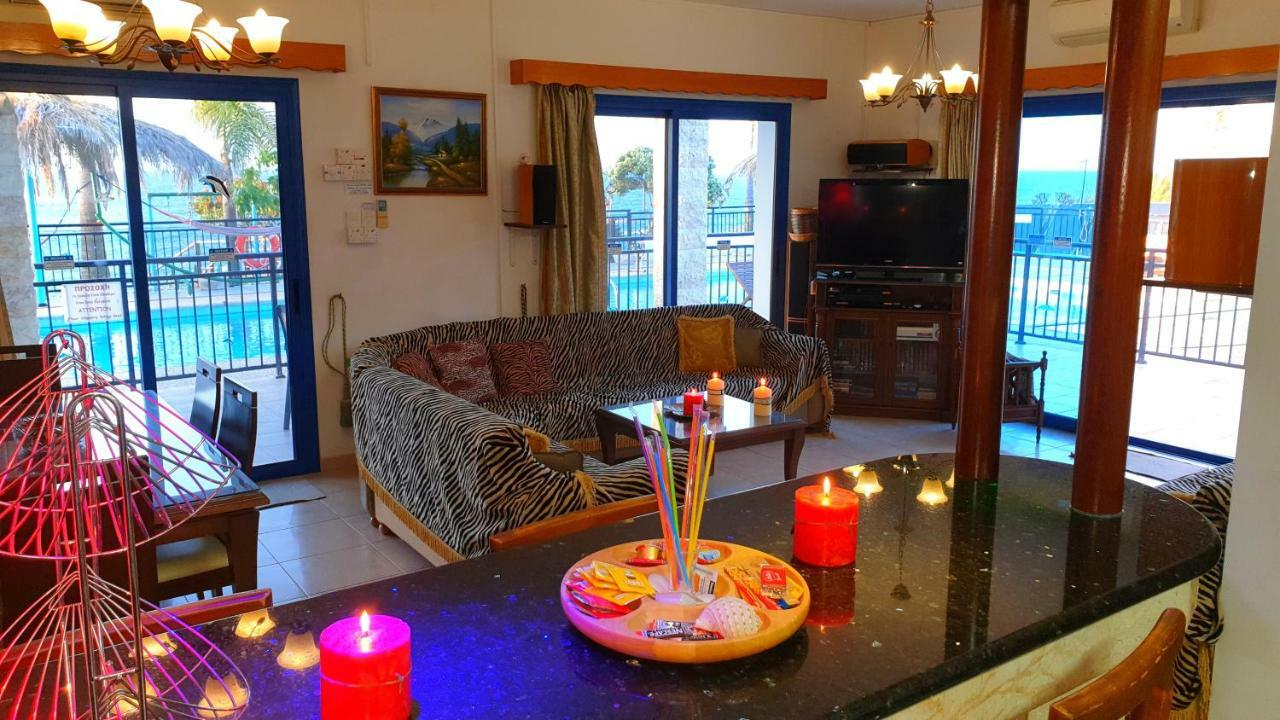 Astrofegia Beachfront Villa 포모스 외부 사진