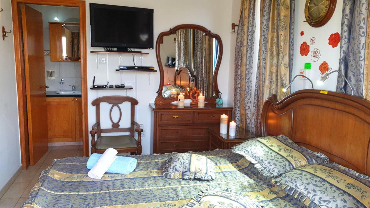 Astrofegia Beachfront Villa 포모스 외부 사진
