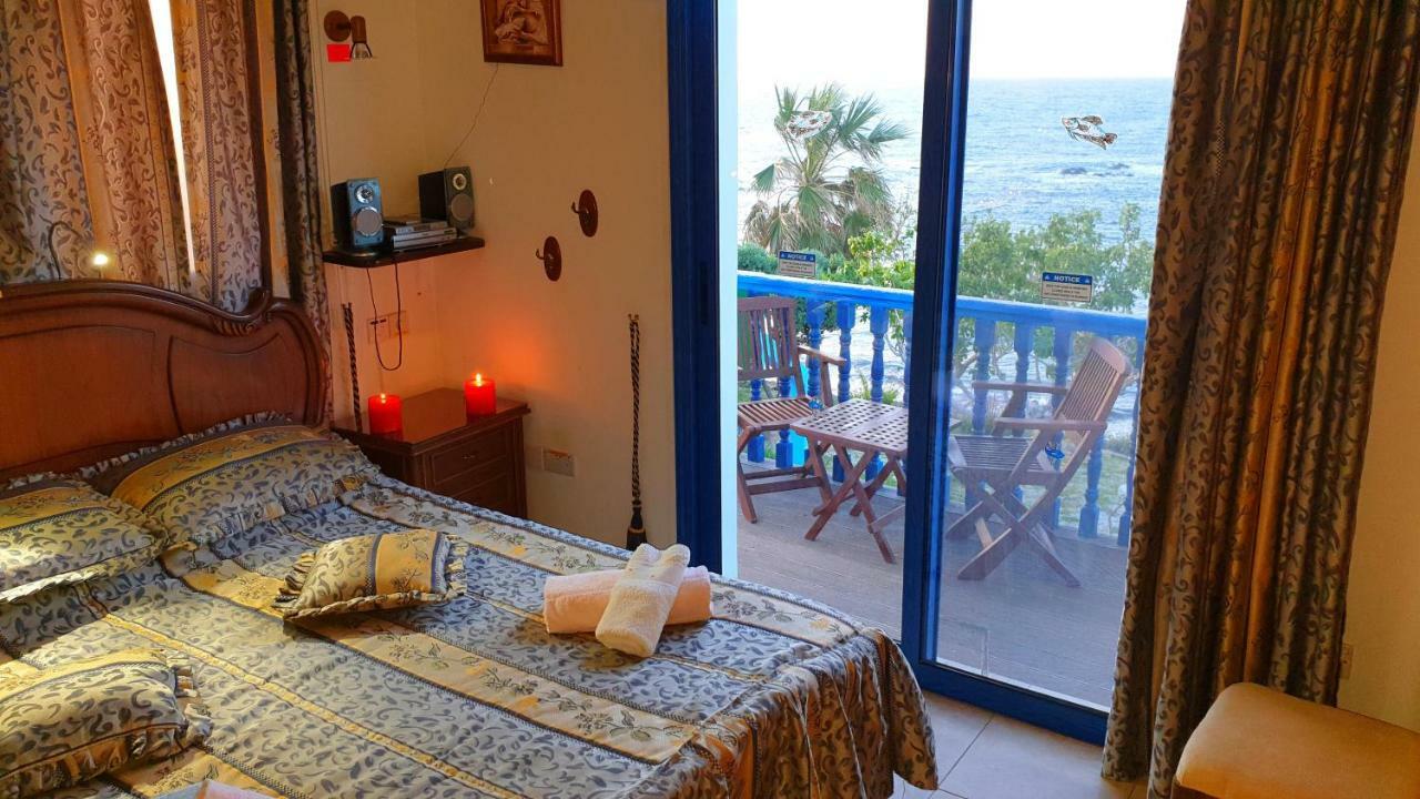 Astrofegia Beachfront Villa 포모스 외부 사진